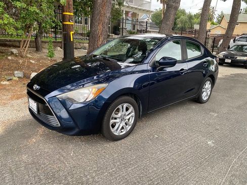 Used 2017 Toyota Yaris iA image 2