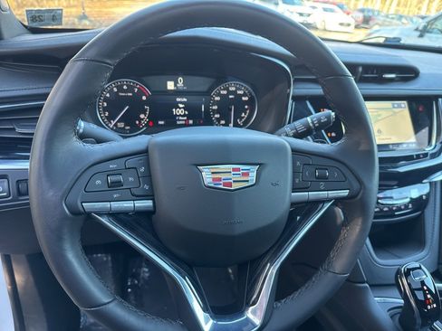 Used 2023 Cadillac XT6 Premium Luxury image 31
