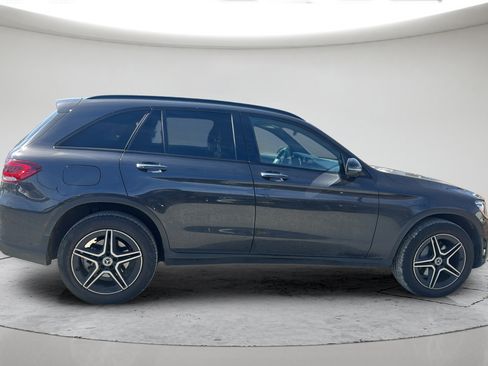 Used 2021 Mercedes-Benz GLC 300 4MATIC image 4