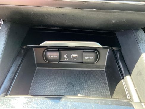 Used 2019 Kia Cadenza Premium FWD image 15