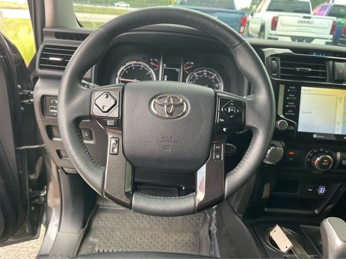 Used 2022 Toyota 4Runner TRD Off-Road Premium w/ Moonroof Package AWD/4WD image 16