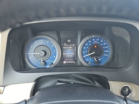 Used 2015 Toyota Sienna XLE FWD image 19