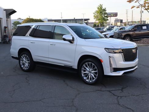Used 2023 Cadillac Escalade Premium Luxury w/ Performance Package AWD/4WD image 2
