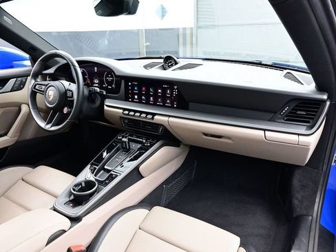 Certified 2025 Porsche 911 Carrera RWD image 15