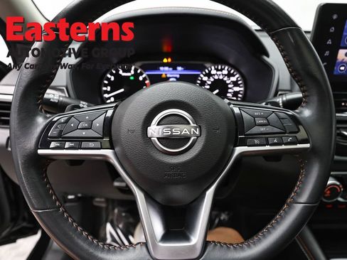 Used 2023 Nissan Altima 2.5 SR w/ SR Premium Package FWD image 10