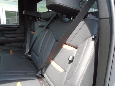 Used 2024 GMC Sierra 2500 AT4 w/ AT4 Premium Plus Package AWD/4WD image 48