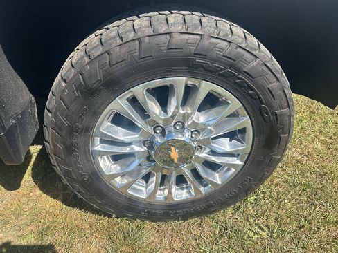 Used 2022 Chevrolet Silverado 2500 High Country w/ Z71 Off-Road Package image 37