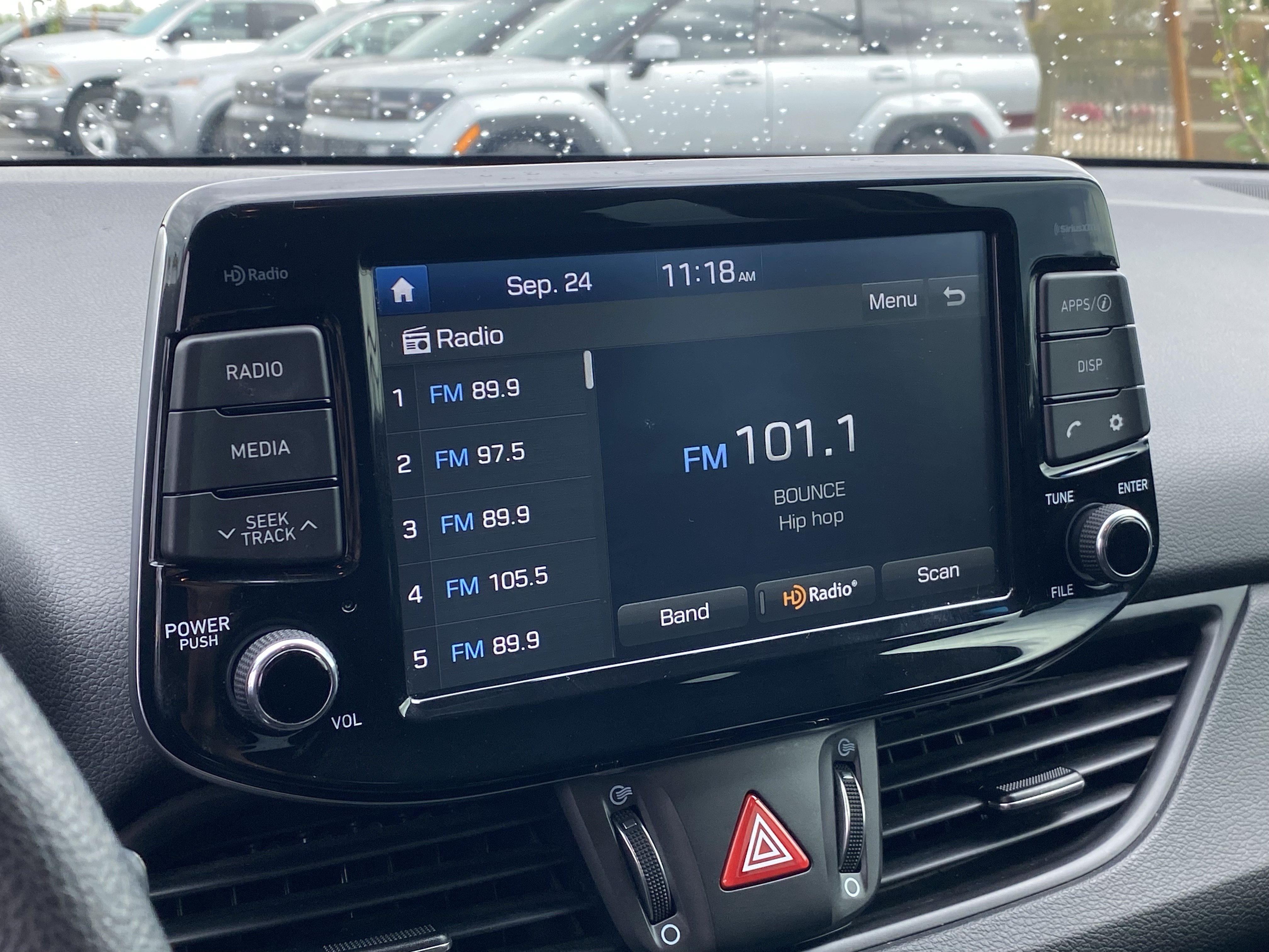 Used 2019 Hyundai Elantra GT FWD image 22