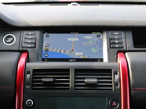 Used 2018 Land Rover Discovery Sport HSE image 18