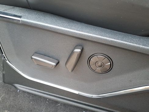 New 2026 Ford F350 Platinum w/ FX4 Off-Road Package image 18