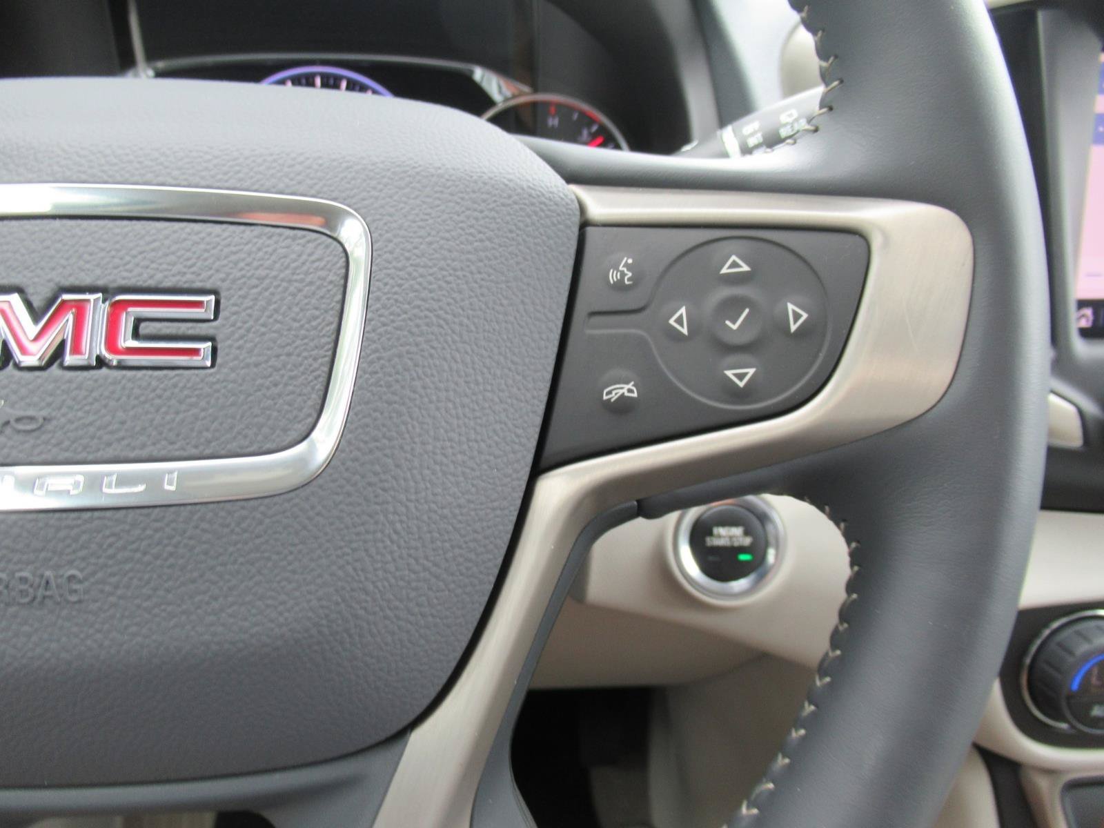 Used 2022 GMC Terrain Denali w/ Denali Premium Package AWD/4WD image 24