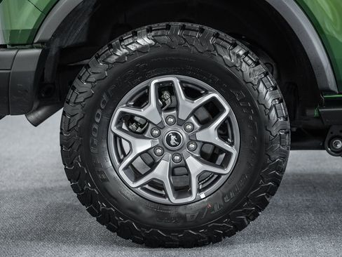 Used 2025 Ford Bronco Badlands image 17