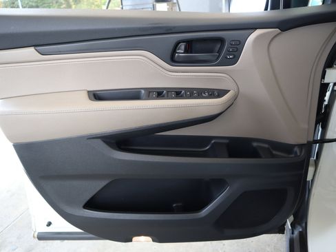 Used 2018 Honda Odyssey EX-L image 42