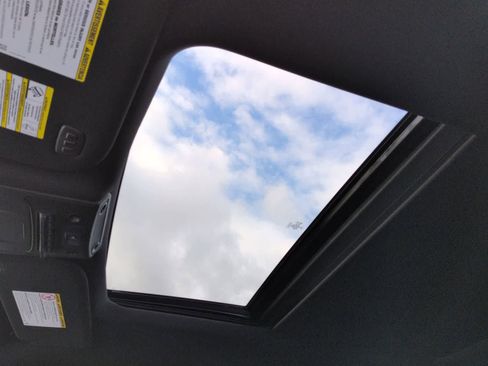 Used 2019 Ford F350 Platinum w/ Platinum Ultimate Package image 18