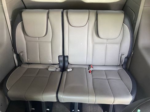 Used 2017 Kia Sedona LX w/ LX Essentials Premium Package FWD image 16