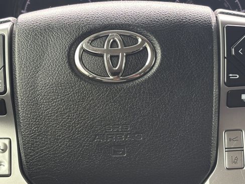 Used 2021 Toyota 4Runner SR5 image 12