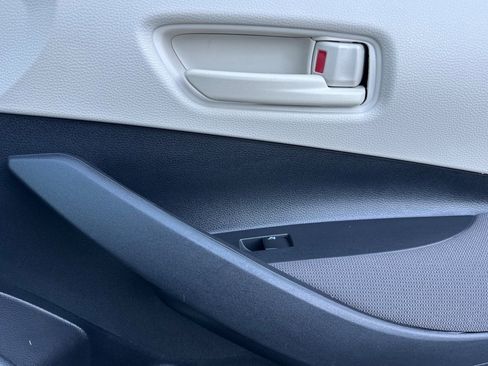 Used 2022 Toyota Corolla LE image 17