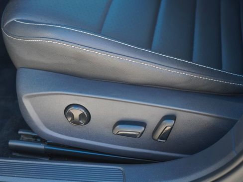 Used 2024 Volkswagen Jetta SE image 17