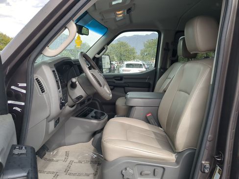 Used 2014 Nissan NV 3500 SL w/ Technology Package RWD image 17