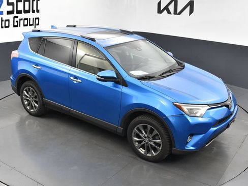 Used 2018 Toyota RAV4 Limited w/ Advanced Technology Package AWD/4WD image 15