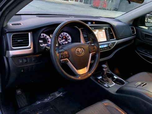 Used 2019 Toyota Highlander Plus image 16