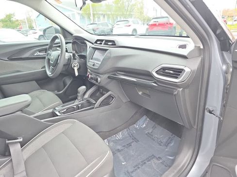 Used 2021 Chevrolet TrailBlazer LS AWD/4WD image 22