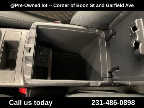 Used 2018 Nissan Rogue S AWD/4WD image 26