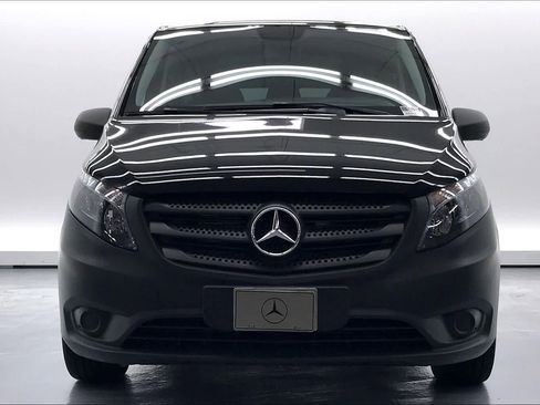 Used 2019 Mercedes-Benz Metris Passenger image 2