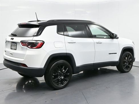 Used 2023 Jeep Compass Latitude AWD/4WD image 7
