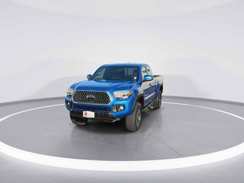 Certified 2018 Toyota Tacoma TRD Off-Road w/ Technology Package image 3