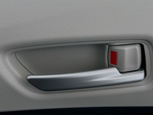 Used 2021 Toyota Corolla LE image 28