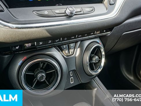 Used 2025 Chevrolet Blazer LT FWD image 45