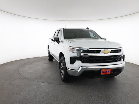 Used 2023 Chevrolet Silverado 1500 LT w/ Z71 Off-Road Package AWD/4WD image 3