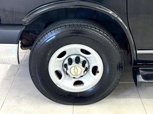 Used 2014 Chevrolet Express 2500 LT w/ LT Preferred Equipment Group RWD image 21