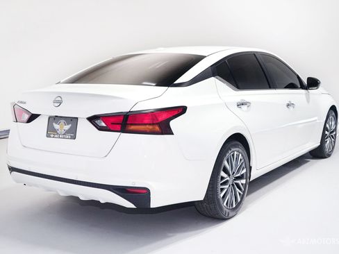 Used 2025 Nissan Altima 2.5 SV FWD image 5