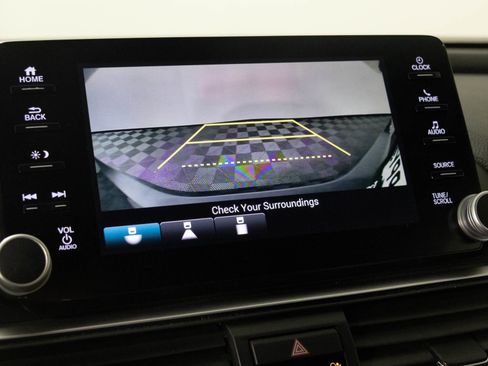 Used 2018 Honda Accord Sport image 6