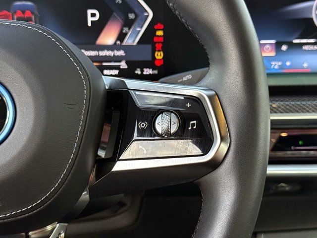 Certified 2023 BMW i7 xDrive60 AWD/4WD image 32