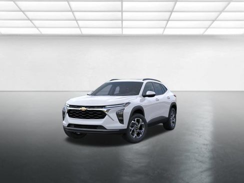 New 2026 Chevrolet Trax LT w/ Sunroof Package FWD image 9