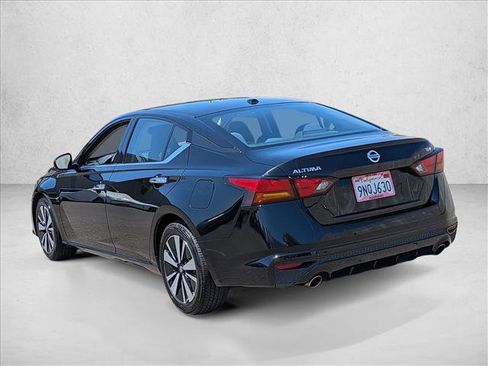 Used 2019 Nissan Altima 2.5 SV FWD image 8