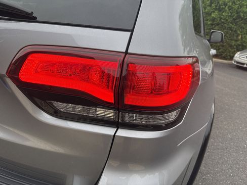 Used 2016 Jeep Grand Cherokee Limited 75th Anniversary AWD/4WD image 25