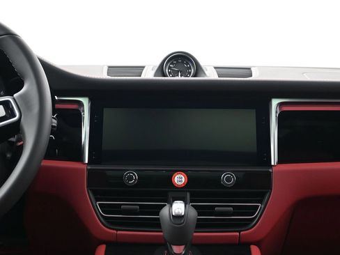 New 2026 Porsche Macan image 11