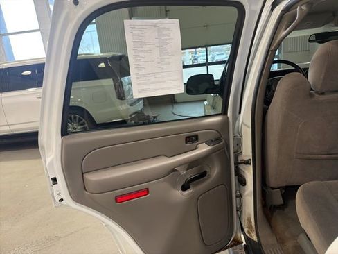 Used 2005 Chevrolet Tahoe LS image 10