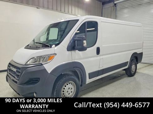 Used 2025 RAM ProMaster 2500 w/ Convenience Group FWD image 1
