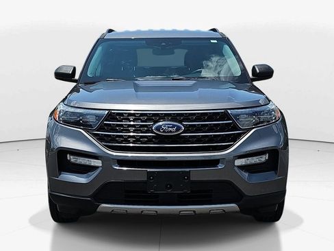 Used 2021 Ford Explorer XLT w/ Equipment Group 202A AWD/4WD image 12