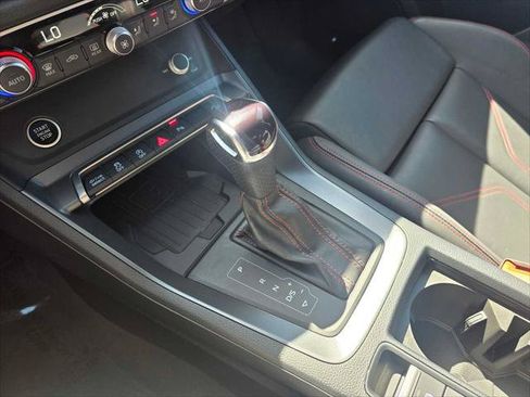 Used 2025 Audi Q3 2.0T Premium Plus w/ Premium Plus Package AWD/4WD image 32