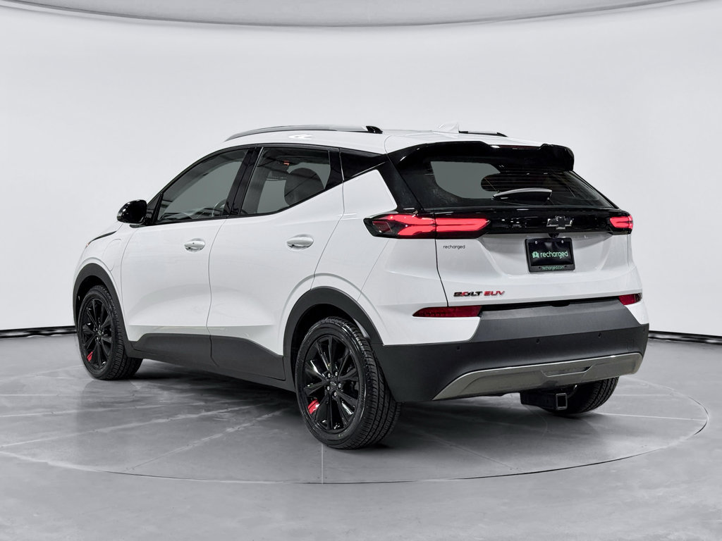 Used 2023 Chevrolet Bolt EUV LT w/ Convenience Package FWD image 2