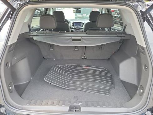 Used 2022 GMC Terrain SLE w/ Driver Convenience Package FWD image 7