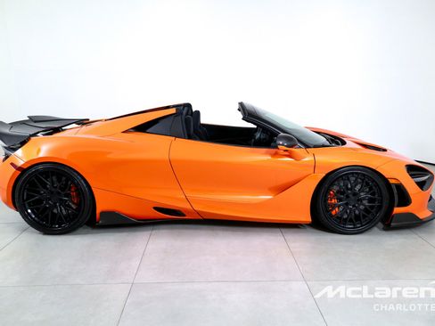 Used 2020 McLaren 720S Performance RWD image 11