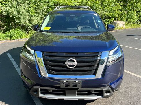 Used 2024 Nissan Pathfinder SL AWD/4WD image 8