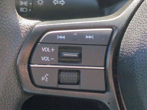 Used 2023 Honda Accord LX image 11